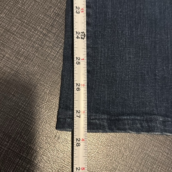 Levi’s Demi Curve Classic Straight Leg Jeans Size 6/28 - Picture 6 of 6